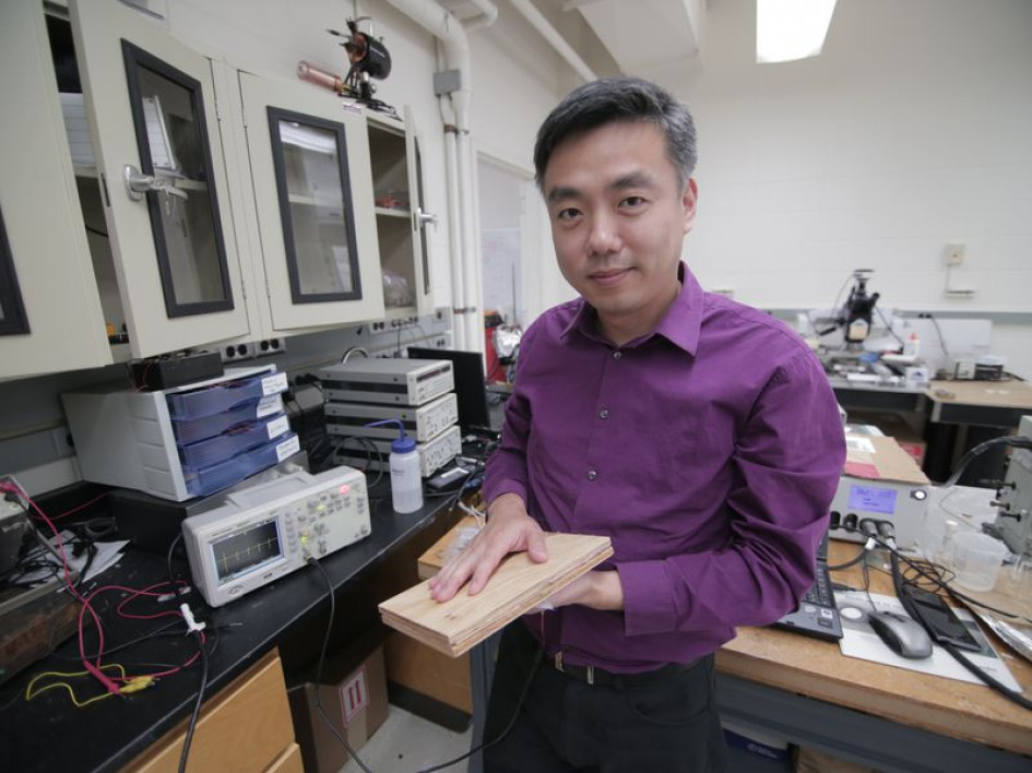 Wood Flooring New Source Of Renewable Energy Could Be At Our Feet Xudong Triboelectric Flooring