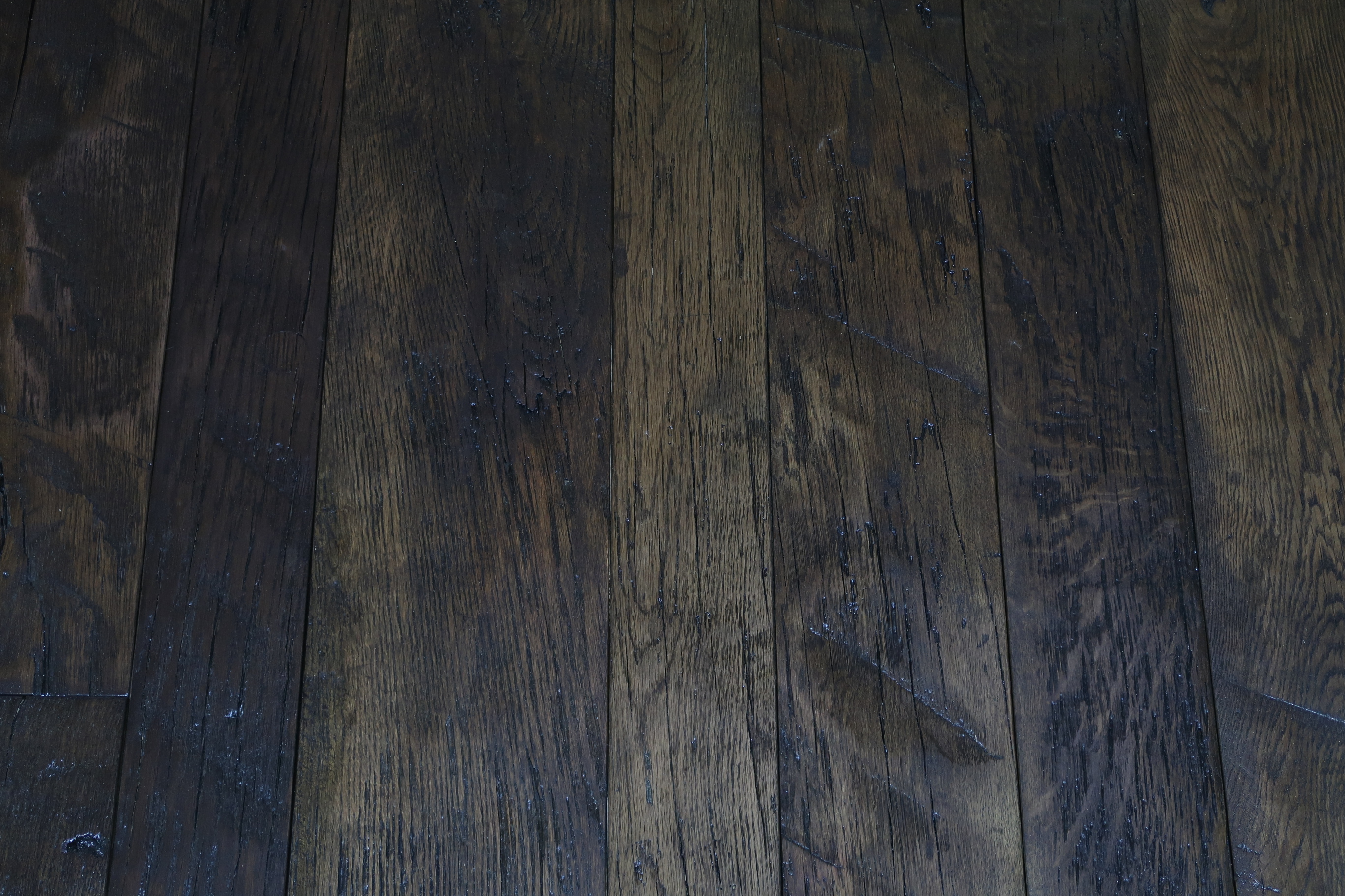 About: Reclaimed Engineered Estate Oak – Dark Brown